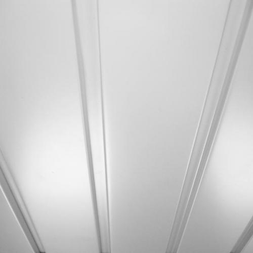 Фрагмент реечного потолка AN135AC белого цвета