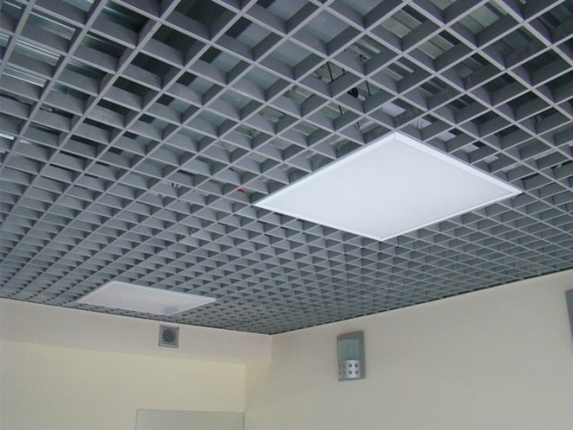 Потолок Грильято цвет металлик матовый в сборе с ячейкой 100х100 мм