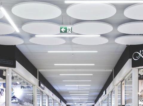 Интерьер торгового центра с потолком Circle Optima L Canopy (Armstrong) Интерьер торгового центра с потолком Circle Optima L Canopy (Armstrong)