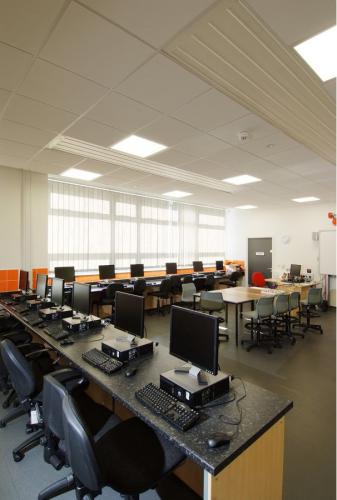 Подвесной потолок с плитой Dune MAX Tegular 600x600x18 Подвесной потолок с плитой Dune MAX Tegular 600x600x18