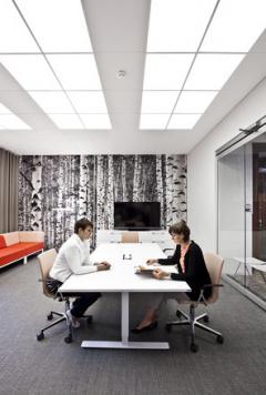 интерьер офиса с системой освещения Экофон Soundlight Comfort 1200х600