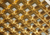 Потолок Грильято пирамидальный в комплекте 100х100х35 золото А111