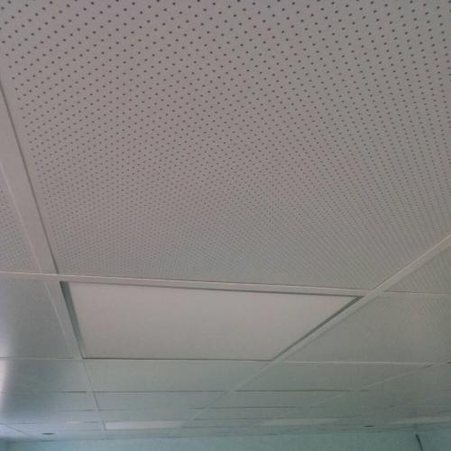 Кассетный потолок SKY TY с перфорацией 2 мм.