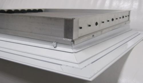 Соединение вентиляционной потолочной решетки 4VA с адаптером вент.системы (в комплект не входит)