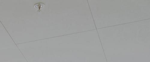 потолок с панелями Rockfon Blanka 1200x600x22 кромка X Белый потолок с панелями Rockfon Blanka 1200x600x22 кромка X Белый