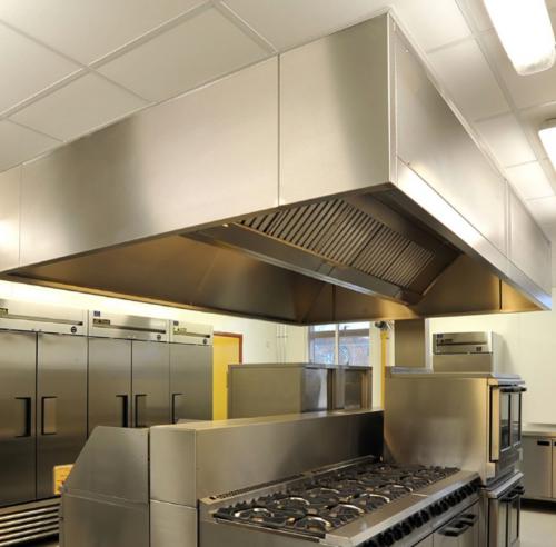 Влагостойкий потолок Hygienic в общественной кухне